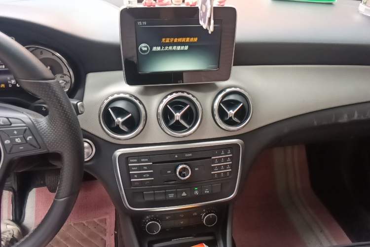 Used Mercedes-Benz GLA 2016 GLA 200 Sport Edition Audio And AC Panel