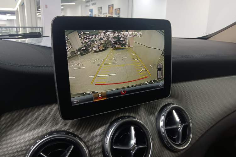 Used Mercedes-Benz GLA 2016 GLA 220 4MATIC Fashion Edition Audio And AC Panel