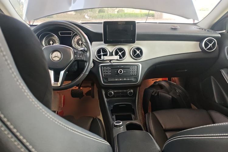 Used Mercedes-Benz GLA 2016 GLA 200 Sport Edition Center Console