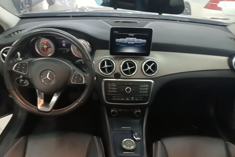 Used Mercedes-Benz GLA 2016 GLA 200 Fashion Model Center Console