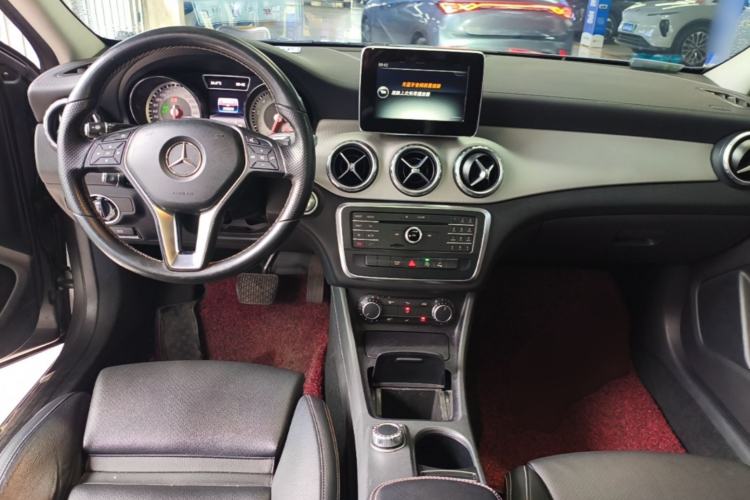 Used Mercedes-Benz GLA 2016 GLA 200 Fashion Model Center Console