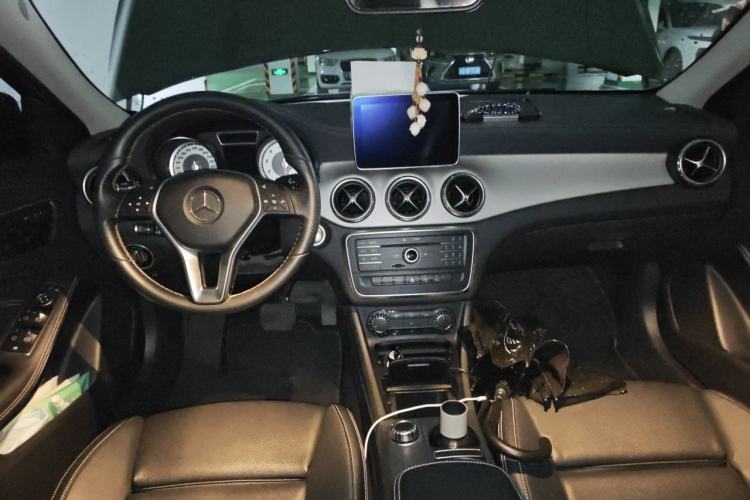 Used Mercedes-Benz GLA 2016 GLA 200 Fashion Model Center Console