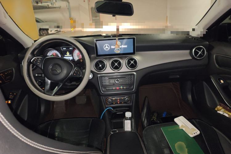 Used Mercedes-Benz GLA 2016 GLA 200 Sport Edition Center Console