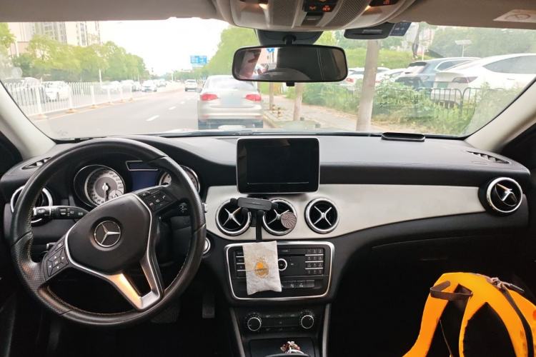 Used Mercedes-Benz GLA 2016 GLA 200 Fashion Model Center Console