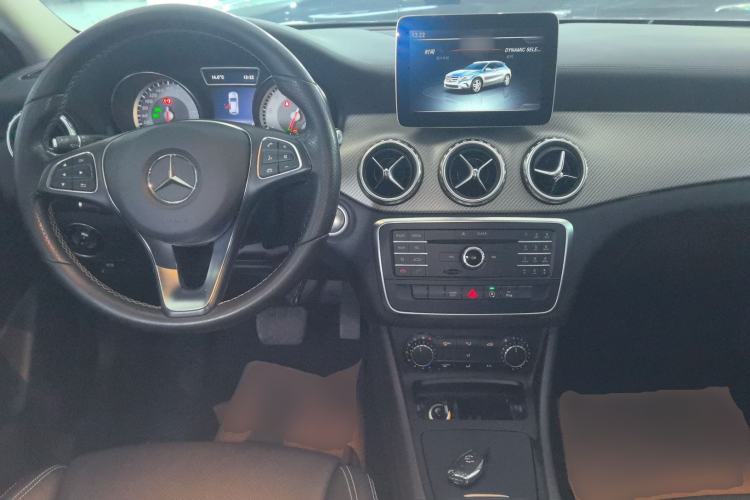 Used Mercedes-Benz GLA 2016 GLA 200 Fashion Model Center Console