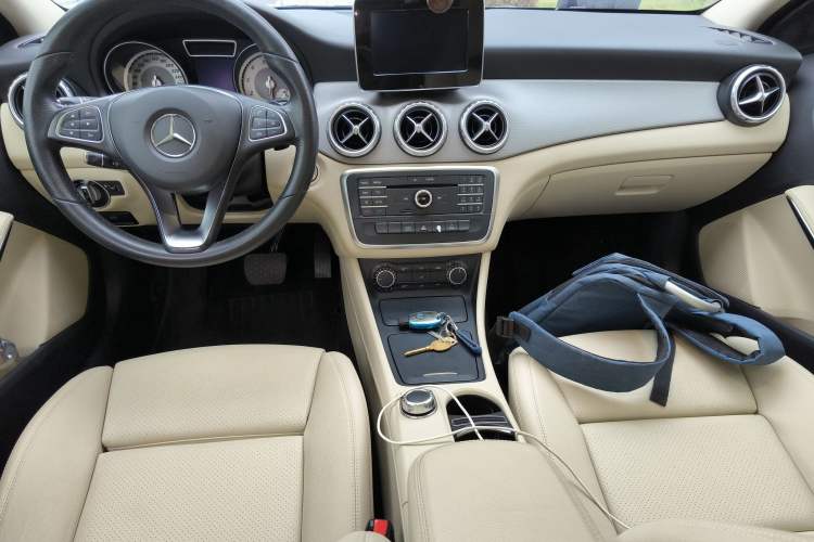 Used Mercedes-Benz GLA 2016 GLA 200 Sport Edition Center Console