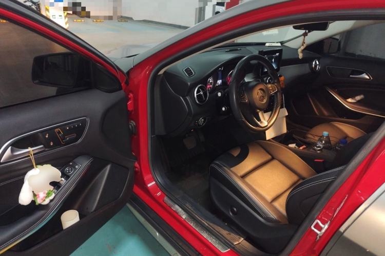 Used Mercedes-Benz GLA 2016 GLA 200 Sport Edition Driver Seat
