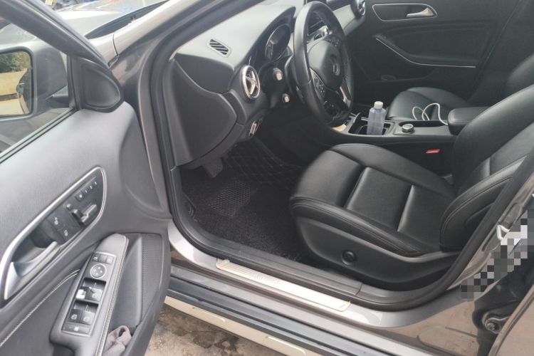 Used Mercedes-Benz GLA 2016 GLA 200 Sport Edition Driver Seat