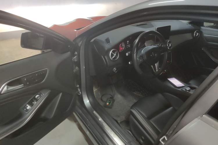 Used Mercedes-Benz GLA 2016 GLA 220 4MATIC Fashion Edition Driver Seat