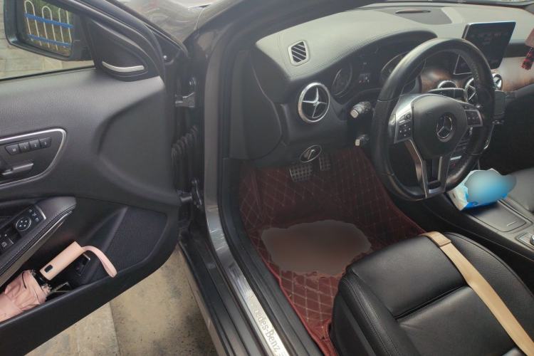 Used Mercedes-Benz GLA 2016 GLA 260 4MATIC Sport Edition Driver Seat