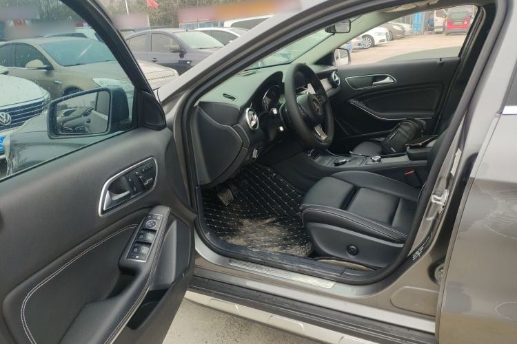Used Mercedes-Benz GLA 2016 GLA 200 Sport Edition Driver Seat