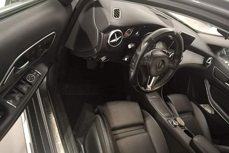 Used Mercedes-Benz GLA 2016 GLA 220 4MATIC Fashion Edition Driver Seat
