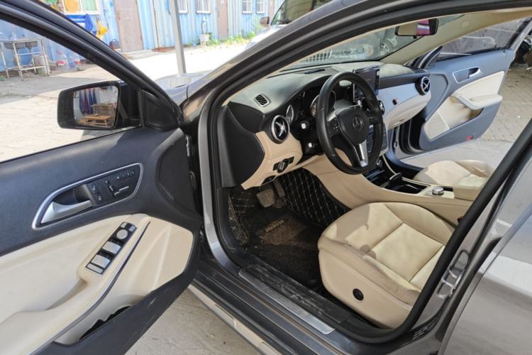 Used Mercedes-Benz GLA 2016 GLA 200 Sport Edition Driver Seat
