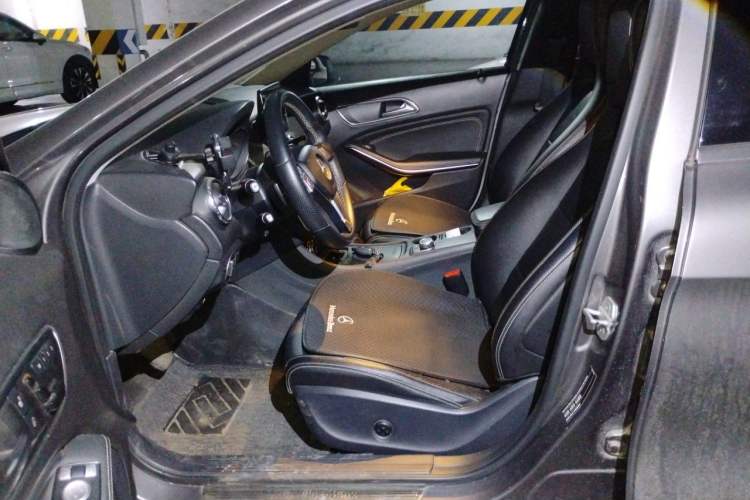 Used Mercedes-Benz GLA 2016 GLA 200 Sport Edition Driver Seat