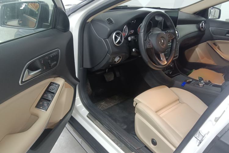 Used Mercedes-Benz GLA 2016 GLA 220 4MATIC Fashion Edition Driver Seat