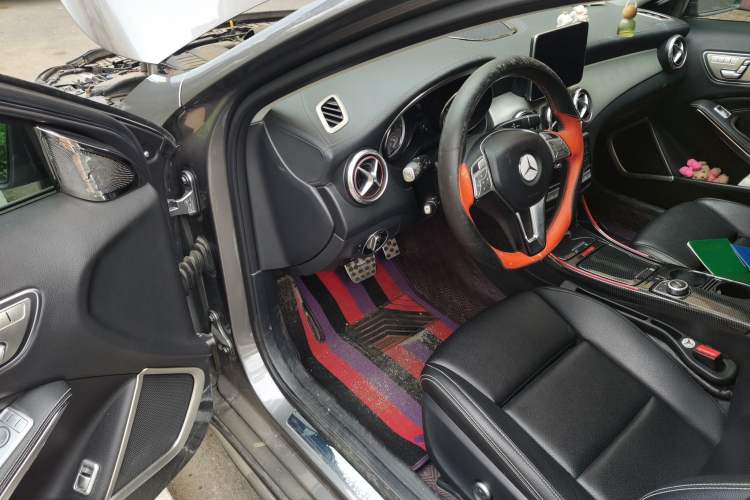 Used Mercedes-Benz GLA 2016 GLA 220 4MATIC Luxury Model Driver Seat
