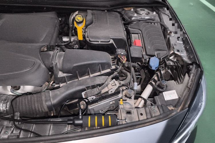 Used Mercedes-Benz GLA 2016 GLA 200 Sport Edition Engine Bay Left