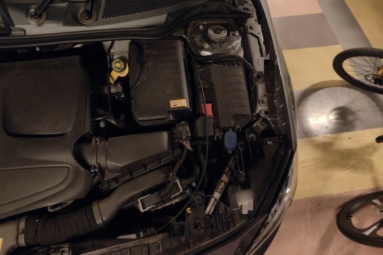 Used Mercedes-Benz GLA 2016 GLA 200 Fashion Model Engine Bay Left