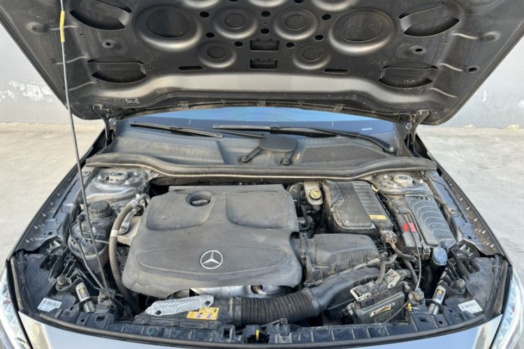 Used Mercedes-Benz GLA 2016 GLA 220 4MATIC Fashion Edition Engine Bay