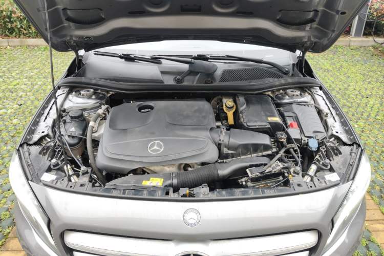 Used Mercedes-Benz GLA 2016 GLA 200 Fashion Model Engine Bay
