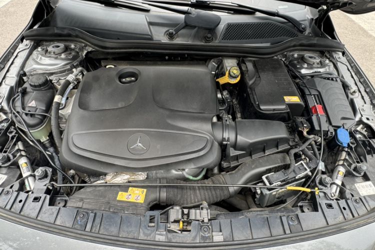 Used Mercedes-Benz GLA 2016 GLA 200 Fashion Model Engine Bay