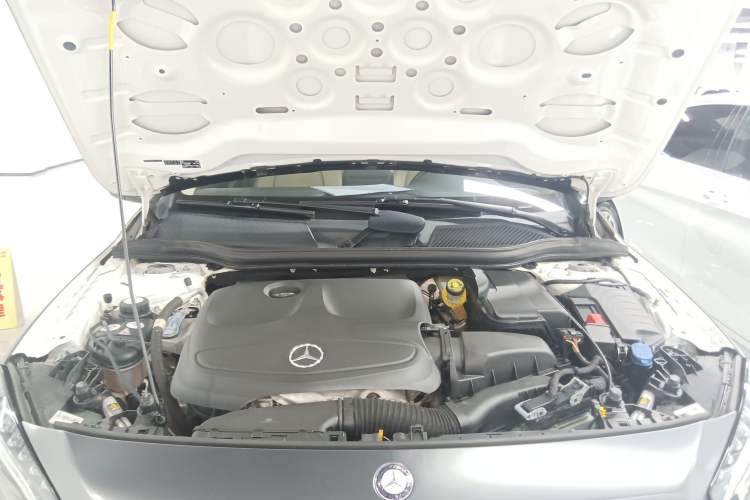Used Mercedes-Benz GLA 2016 GLA 220 4MATIC Fashion Edition Engine Bay