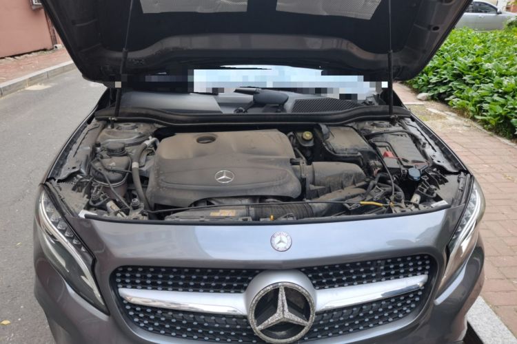 Used Mercedes-Benz GLA 2016 GLA 220 4MATIC Luxury Model Engine Bay