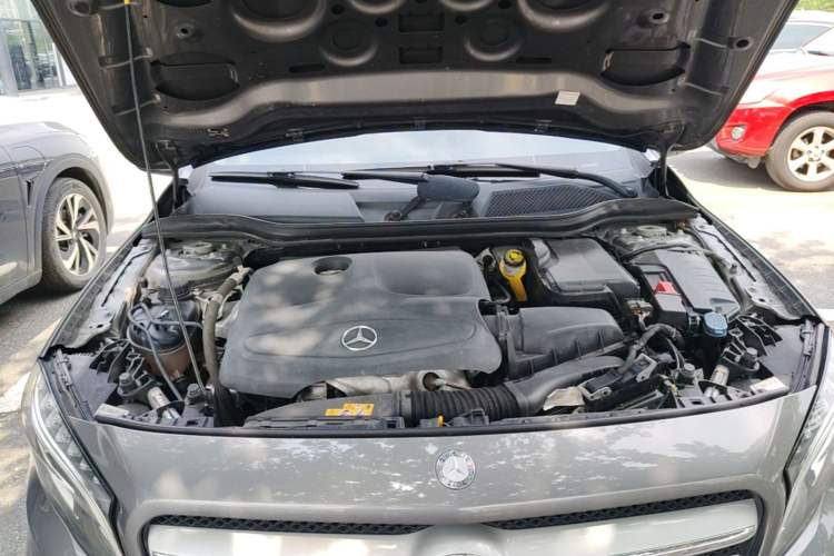 Used Mercedes-Benz GLA 2016 GLA 220 4MATIC Fashion Edition Engine Bay