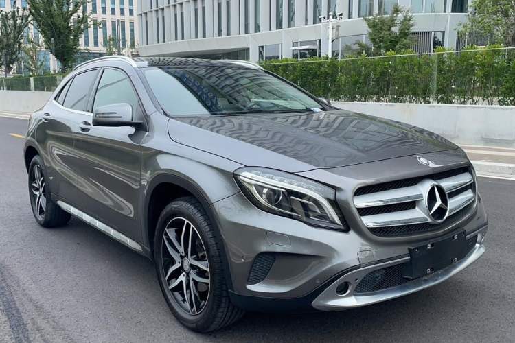 Used Mercedes-Benz GLA 2016 GLA 200 Fashion Model Exterior 2