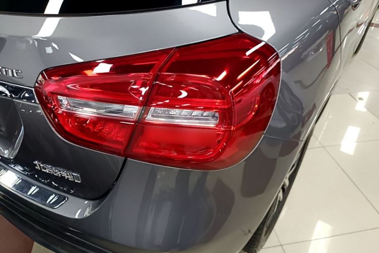 Used Mercedes-Benz GLA 2016 GLA 220 4MATIC Fashion Edition Exterior 3