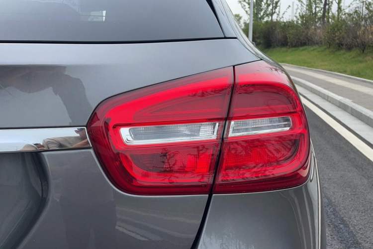 Used Mercedes-Benz GLA 2016 GLA 200 Fashion Model Exterior 5