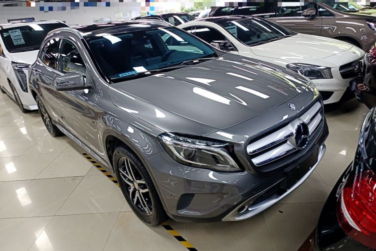 Used Mercedes-Benz GLA 2016 GLA 220 4MATIC Fashion Edition Front Right 45 Deg