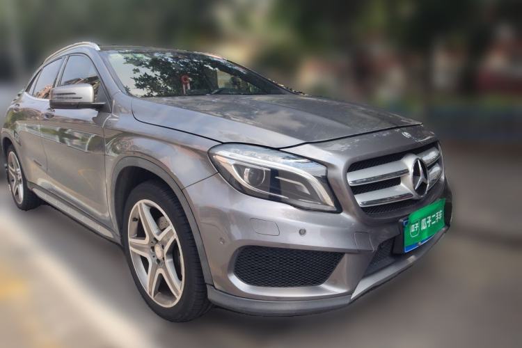 Used Mercedes-Benz GLA 2016 GLA 260 4MATIC Sport Edition Front Right 45 Deg