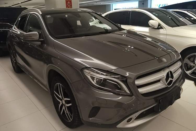 Used Mercedes-Benz GLA 2016 GLA 220 4MATIC Fashion Edition Front Right 45 Deg