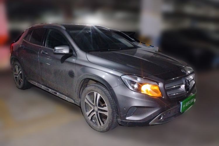 Used Mercedes-Benz GLA 2016 GLA 200 Sport Edition Front Right 45 Deg