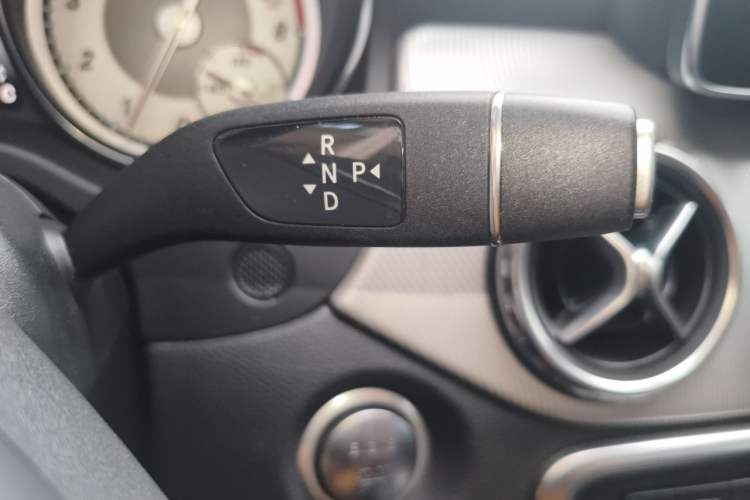 Used Mercedes-Benz GLA 2016 GLA 200 Sport Edition Gear Lever
