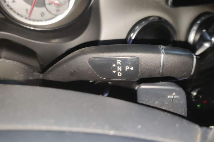 Used Mercedes-Benz GLA 2016 GLA 220 4MATIC Fashion Edition Gear Lever