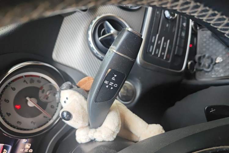 Used Mercedes-Benz GLA 2016 GLA 200 Fashion Model Gear Lever