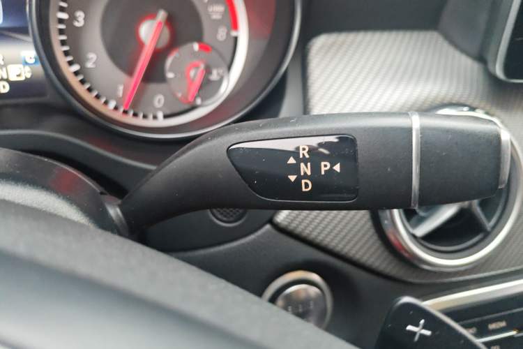 Used Mercedes-Benz GLA 2016 GLA 200 Fashion Model Gear Lever