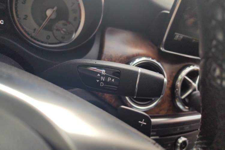 Used Mercedes-Benz GLA 2016 GLA 260 4MATIC Sport Edition Gear Lever