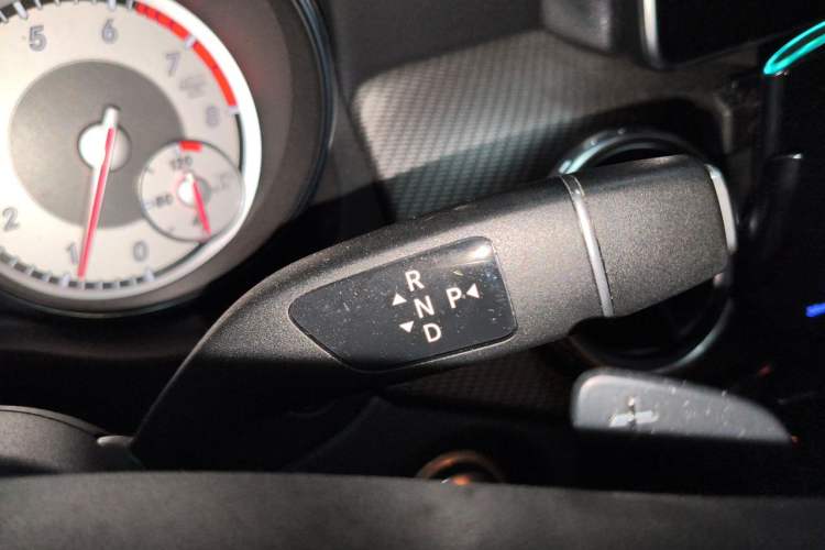 Used Mercedes-Benz GLA 2016 GLA 200 Sport Edition Gear Lever
