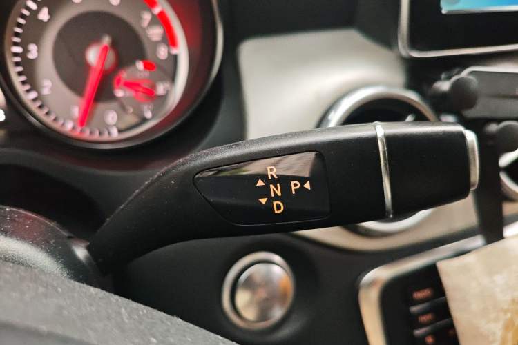 Used Mercedes-Benz GLA 2016 GLA 200 Fashion Model Gear Lever