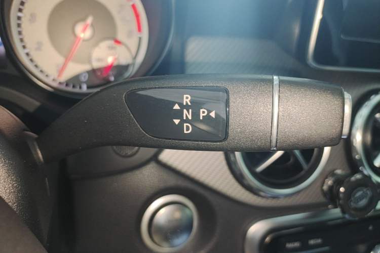 Used Mercedes-Benz GLA 2016 GLA 200 Sport Edition Gear Lever