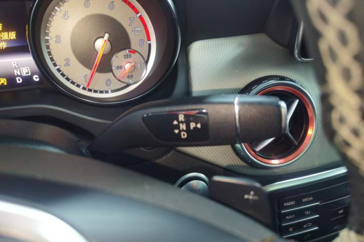 Used Mercedes-Benz GLA 2016 GLA 220 4MATIC Fashion Edition Gear Lever