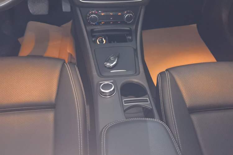 Used Mercedes-Benz GLA 2016 GLA 200 Fashion Model Gear Lever