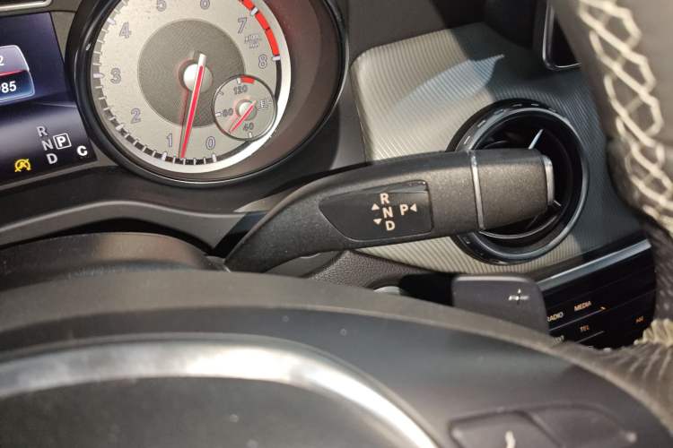 Used Mercedes-Benz GLA 2016 GLA 220 4MATIC Fashion Edition Gear Lever