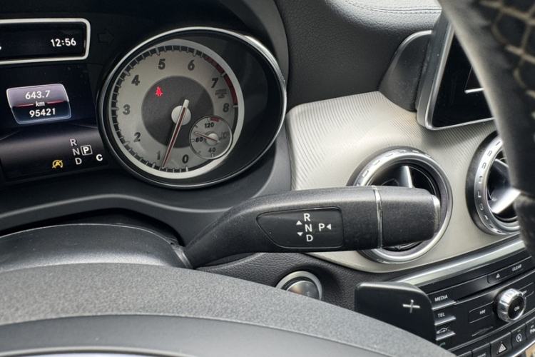Used Mercedes-Benz GLA 2016 GLA 200 Fashion Model Gear Lever