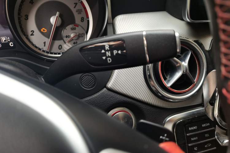 Used Mercedes-Benz GLA 2016 GLA 220 4MATIC Luxury Model Gear Lever