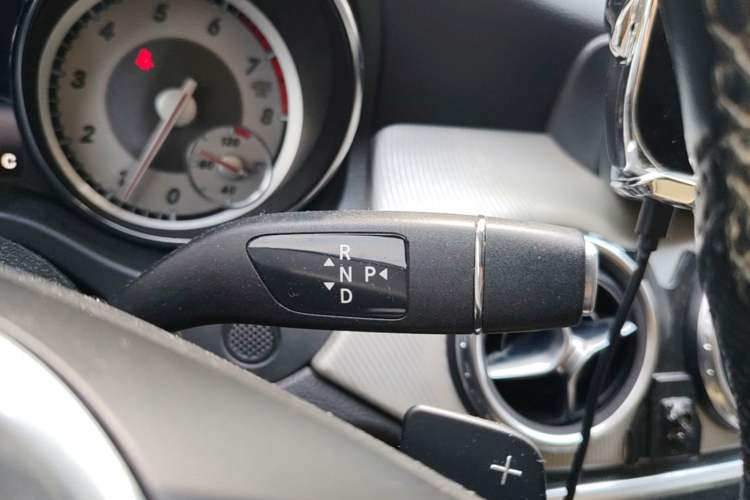 Used Mercedes-Benz GLA 2016 GLA 220 4MATIC Fashion Edition Gear Lever