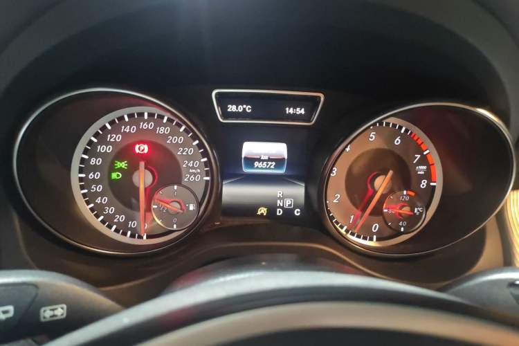 Used Mercedes-Benz GLA 2016 GLA 220 4MATIC Luxury Model Instrument Cluster